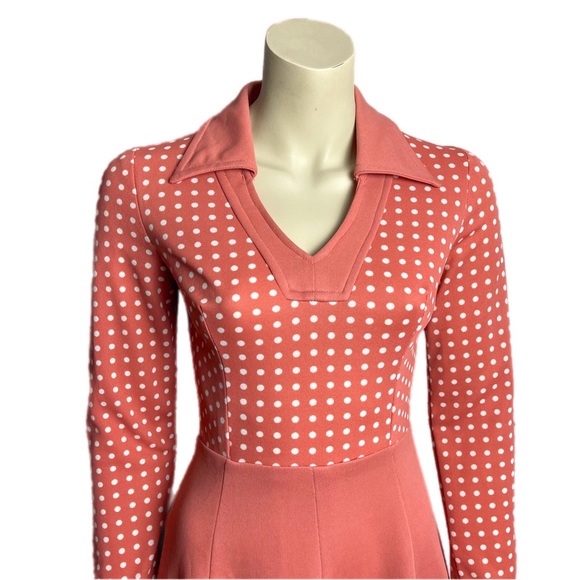 Vintage 1970s Pink Polka Dot Fit and Flare Dress - Size 8 - Picture 2 of 5